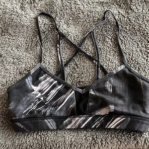 Alo Yoga - Bra. Size Small